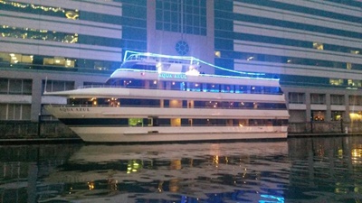 NYC yacht Aqua Azul-port-dock-lit